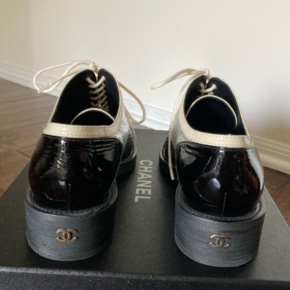 Chanel lace up shoes - Picture 6 of 15
